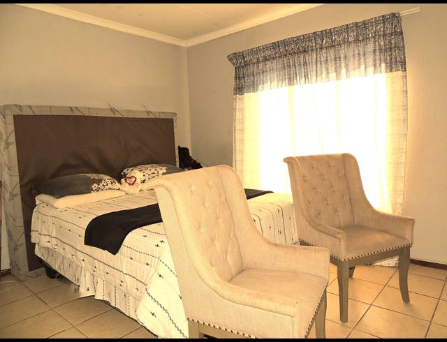 2 BEDROOM APARTMENT FOR SALE IN WILLOWBROOK